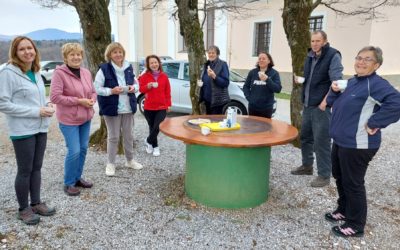 Predpraznično čiščenje cerkve na Suhorju